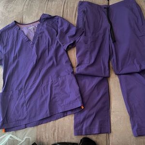 Motion by Barco Purple “Grape” Scrub Set Size M